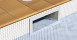 Copertura invernale personalizzata per piscina con bordo skimmer resistente e sicura